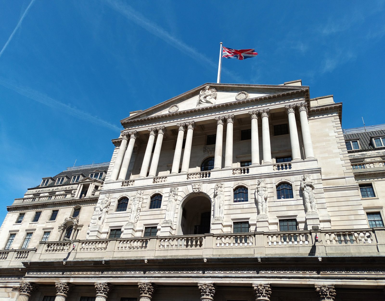 Sterling Outpaces the Euro on a Quiet Friday — and That's the Tell